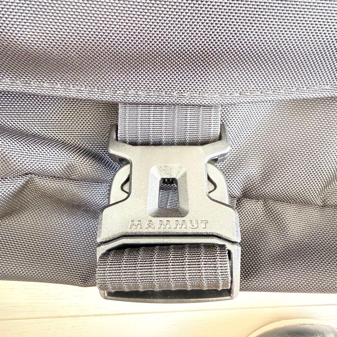 MAMMUT Xeron Messenger 14ブラック ショルダーバッグ