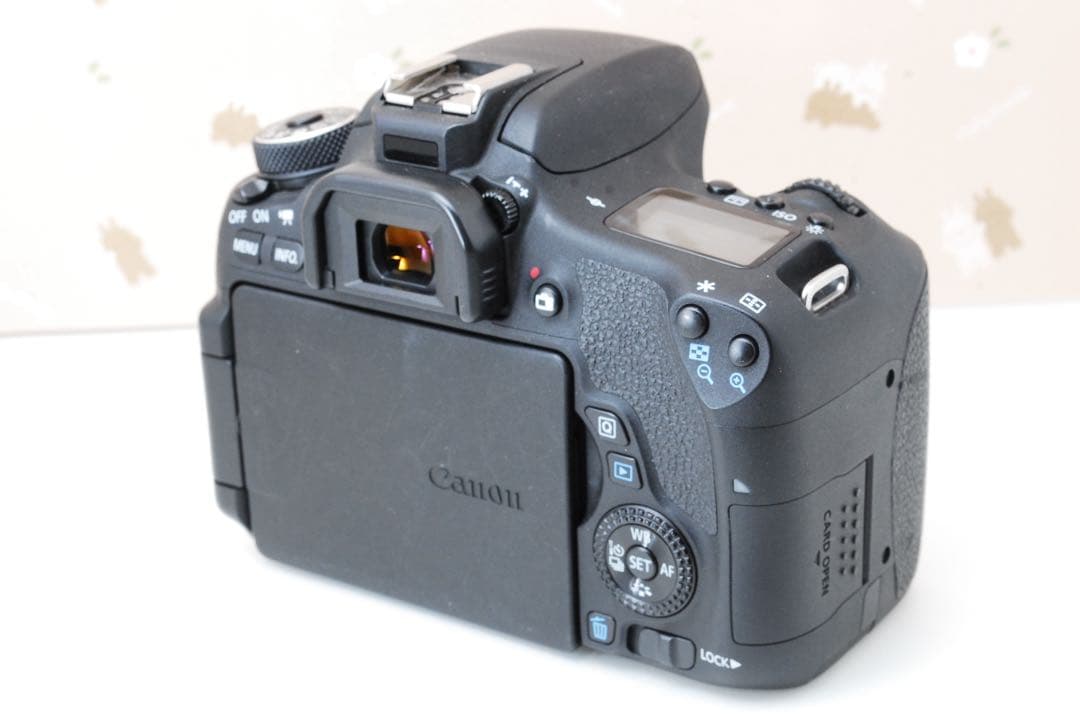 美品❤️Wi-Fi❤️Canon eos 8000D❤️自撮り❤️高性能デジタル一眼レフ