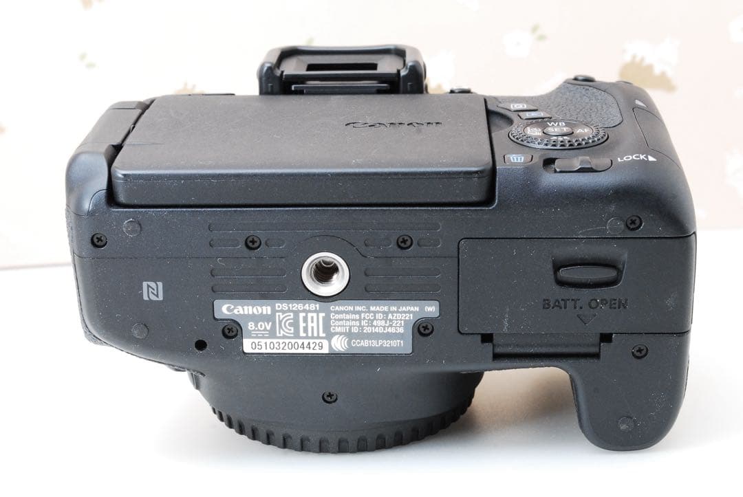 美品❤️Wi-Fi❤️Canon eos 8000D❤️自撮り❤️高性能デジタル一眼レフ