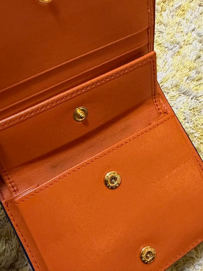 PRADA 二つ折り財布 青 レザー　美品