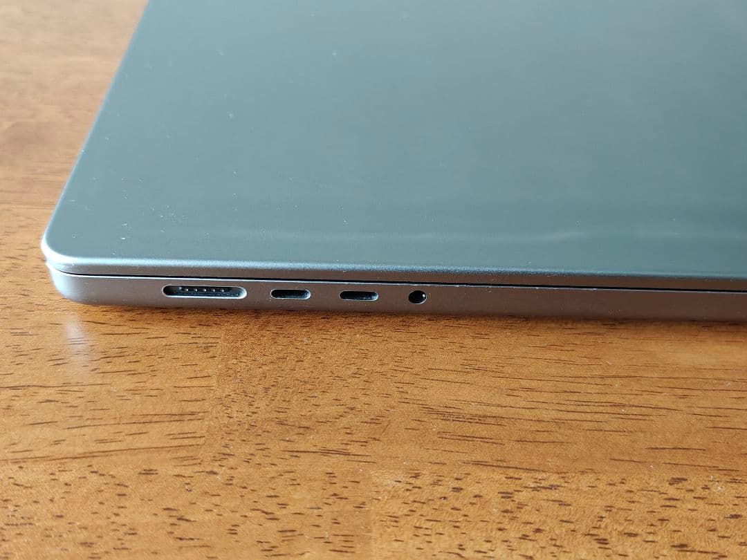 MacBookPro16インチM1MAX 10C/32C 32GB SSD1TB