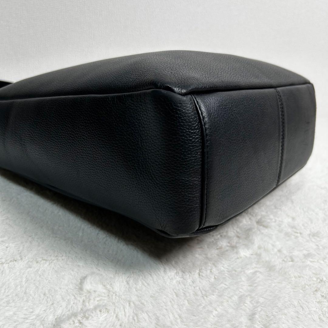 美品✨　SHIPS 牛革　シボ革　トートバッグ A4収納可 黒