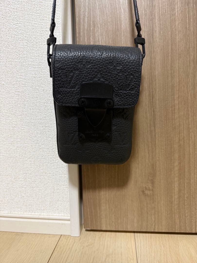 Louis Vuitton Sロック ヴェルティカル・ウェアラブル ウォレット