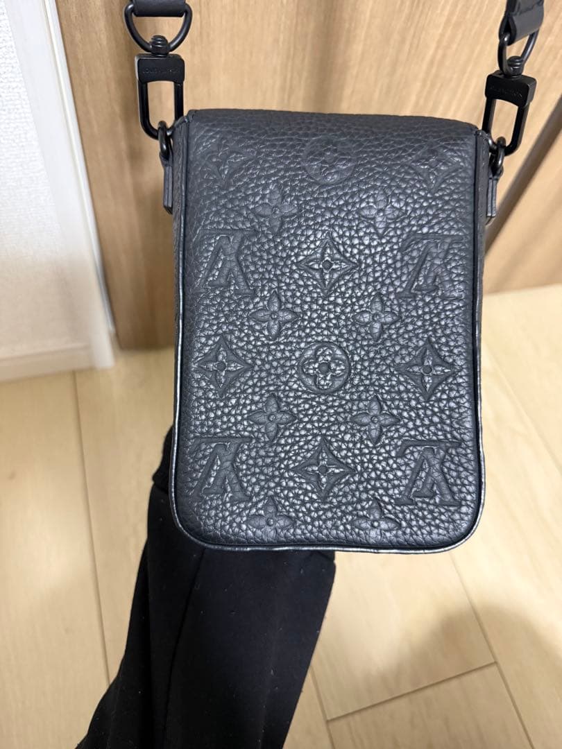 Louis Vuitton Sロック ヴェルティカル・ウェアラブル ウォレット