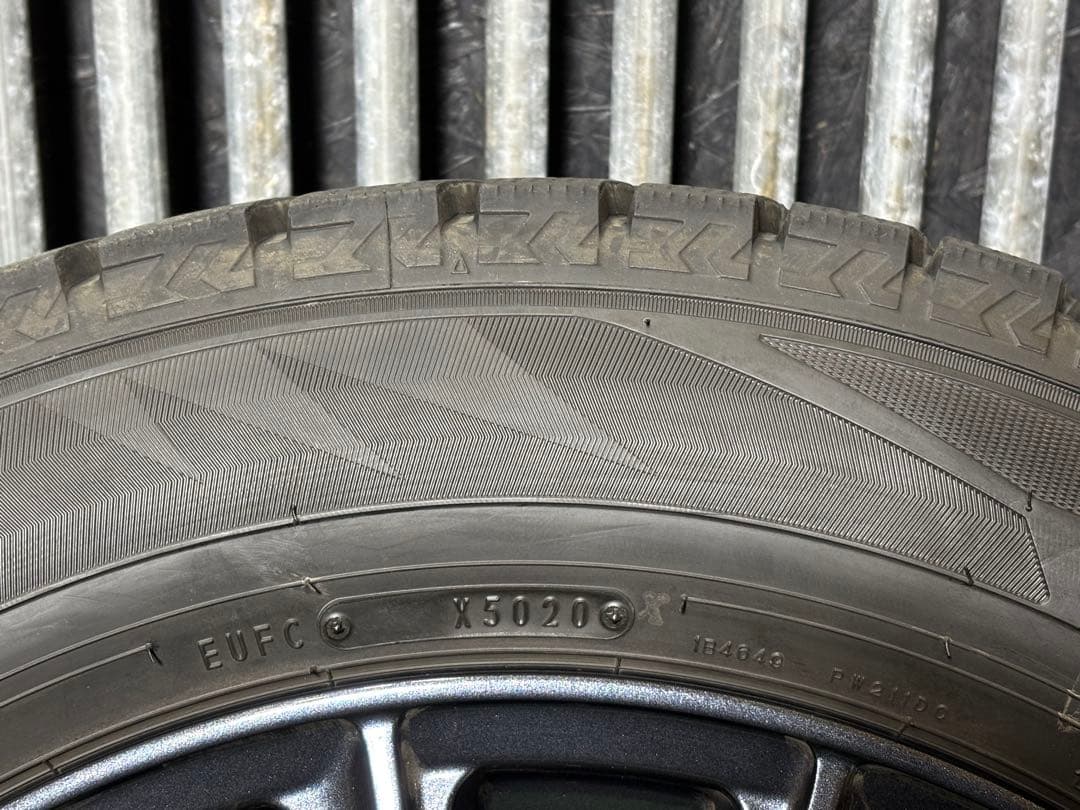 超美品バリ溝‼️225/60R17ＤＬスタットレスタイヤホイール4本セット