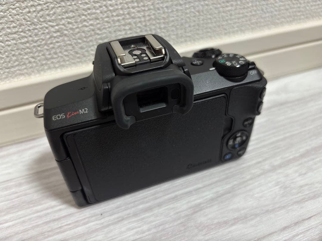 【美品】ミラーレスカメラEOS Kiss M2