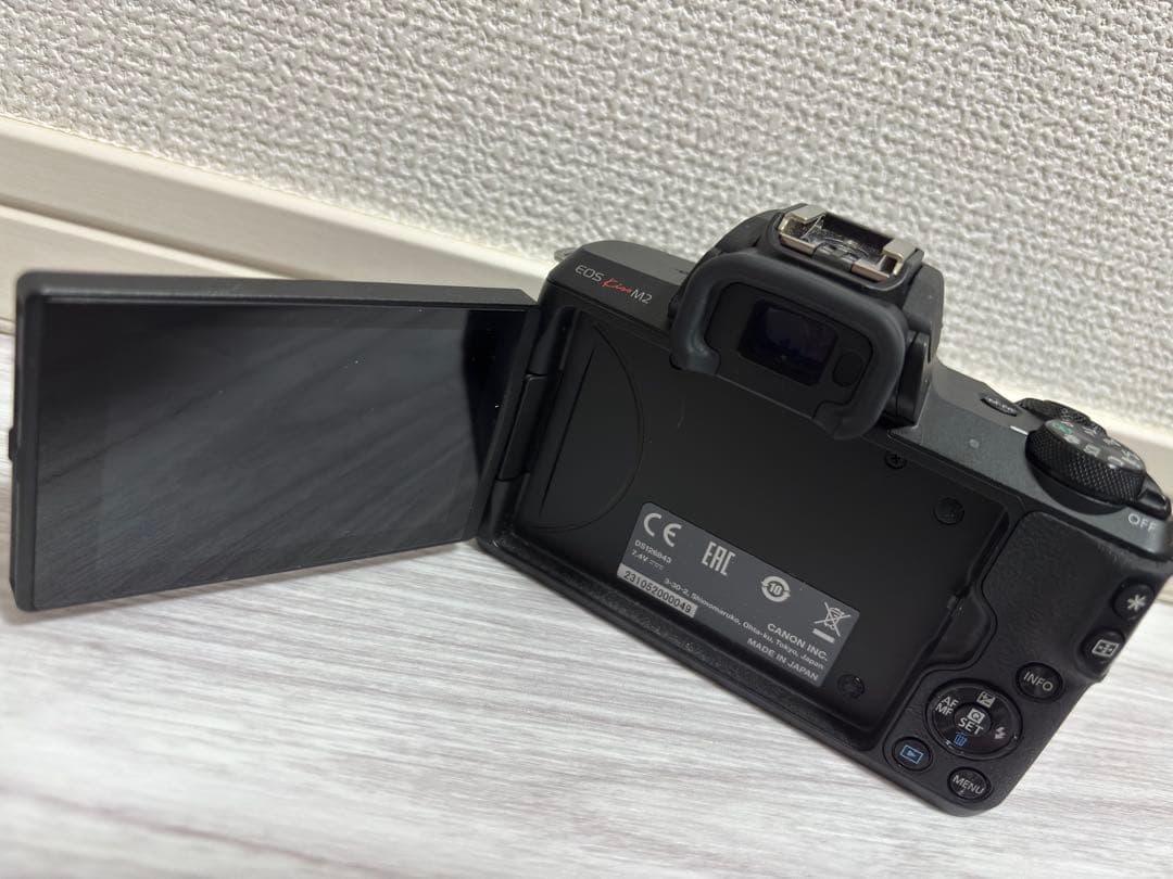 【美品】ミラーレスカメラEOS Kiss M2