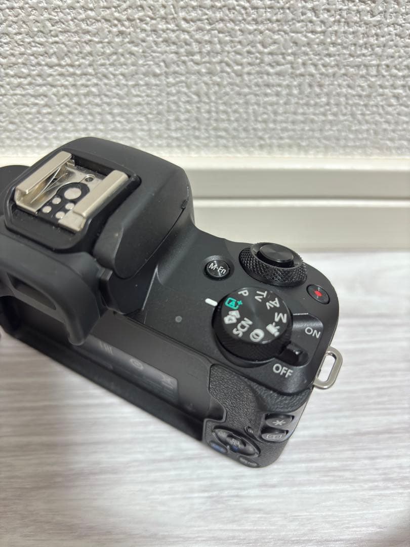 【美品】ミラーレスカメラEOS Kiss M2