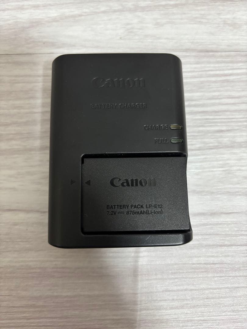 【美品】ミラーレスカメラEOS Kiss M2