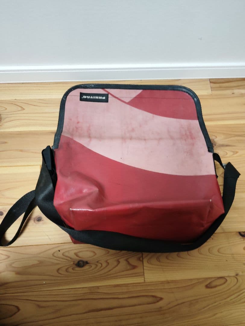 【専用】FREITAG メッセンジャーバッグ 赤/ピンク