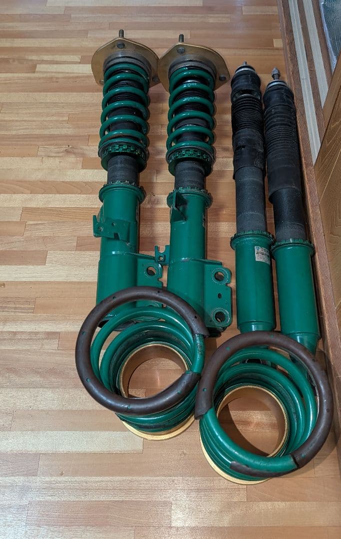 70ヴォクシー車高調　テイン