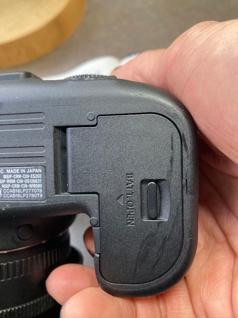 LIONA Canon EOS 6D Mark II 本体と付属品