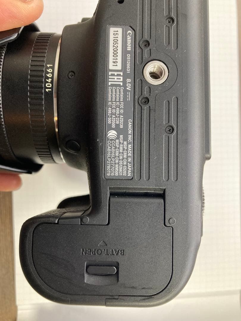 LIONA Canon EOS 6D Mark II 本体と付属品