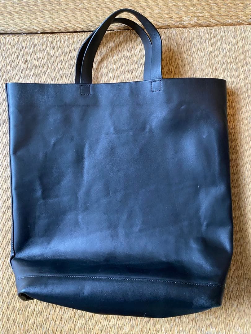 PB0110 ブラック レザー トートバッグ ピービーゼロワンワンゼロ