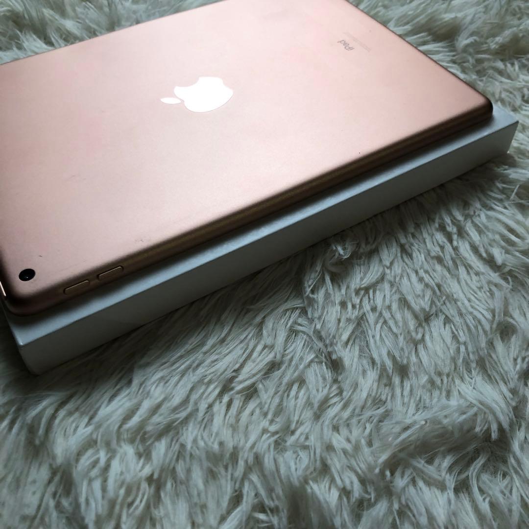 【完動品】iPad 第8世代 32GB 【すぐ発送】