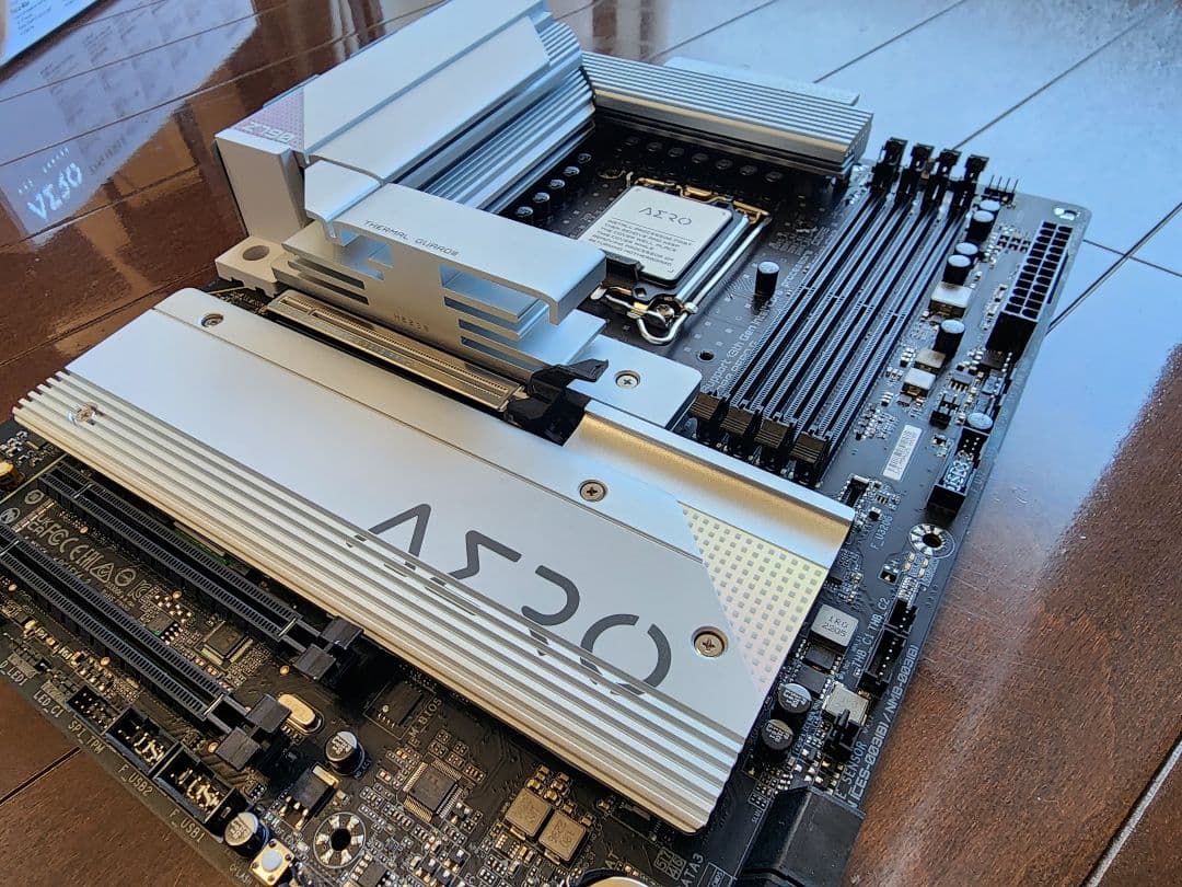 GIGABYTE Z790 AERO G マザーボード DDR5
