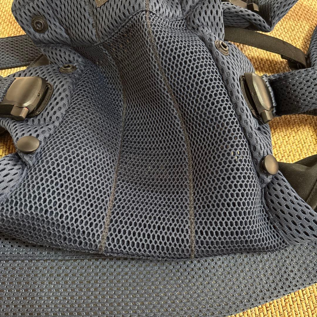 ほぼ未使用　ベビービョルン　ネイビー メッシュ 抱っこ紐