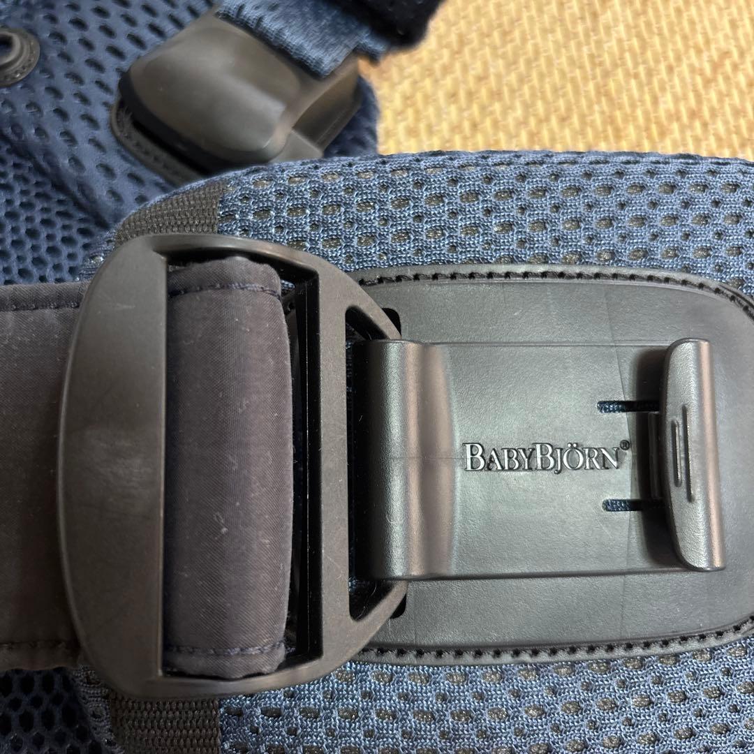 ほぼ未使用　ベビービョルン　ネイビー メッシュ 抱っこ紐