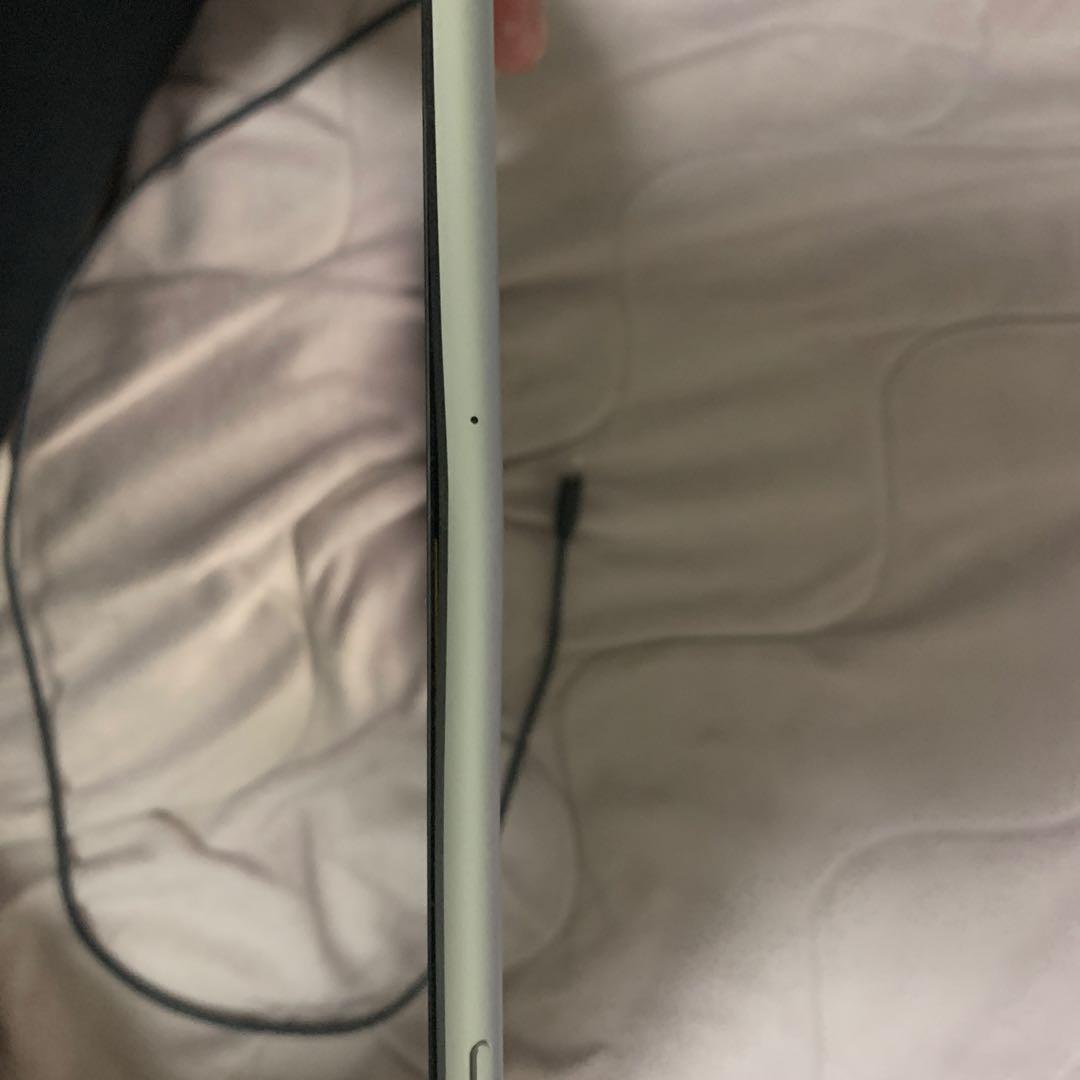 iPad Wi-Fiモデル 本体iPad代9世代