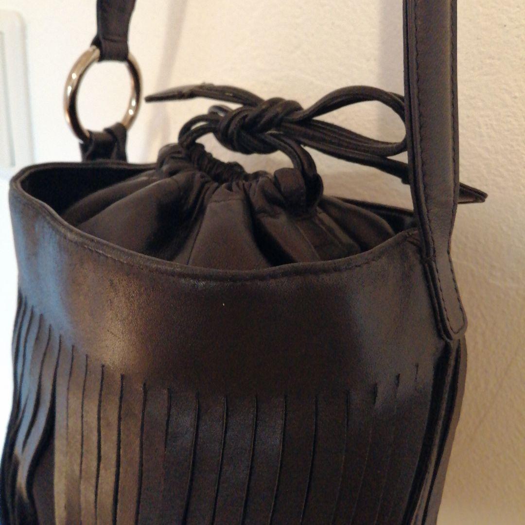 バリー　巾着型　ショルダーバッグ