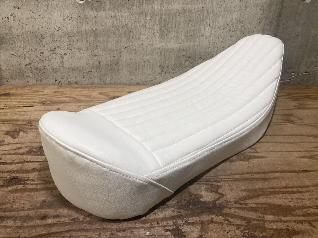 送料無料 TTシート 薄型 WH タックロールトライアンフ SR ベイツ