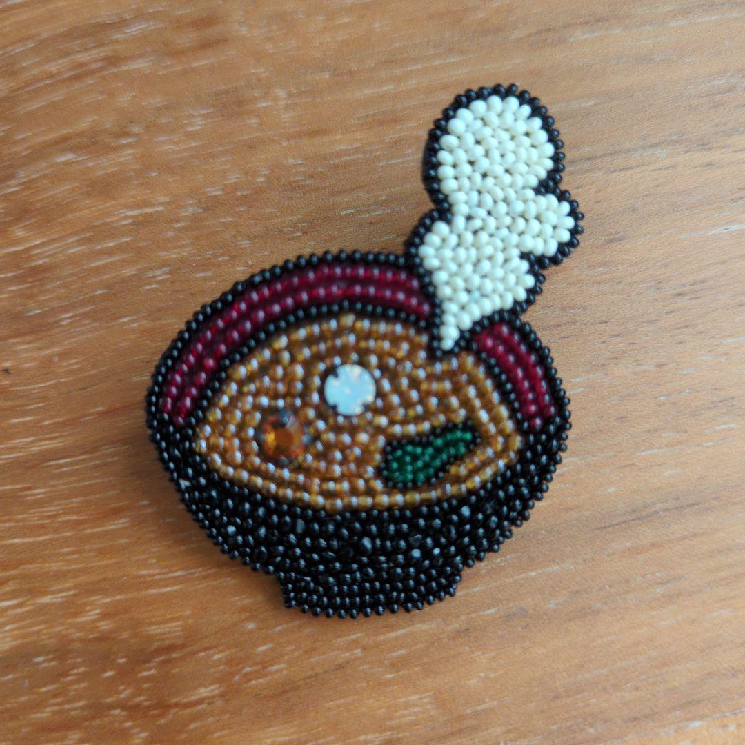 小林モー子　お味噌汁　ビーズブローチ