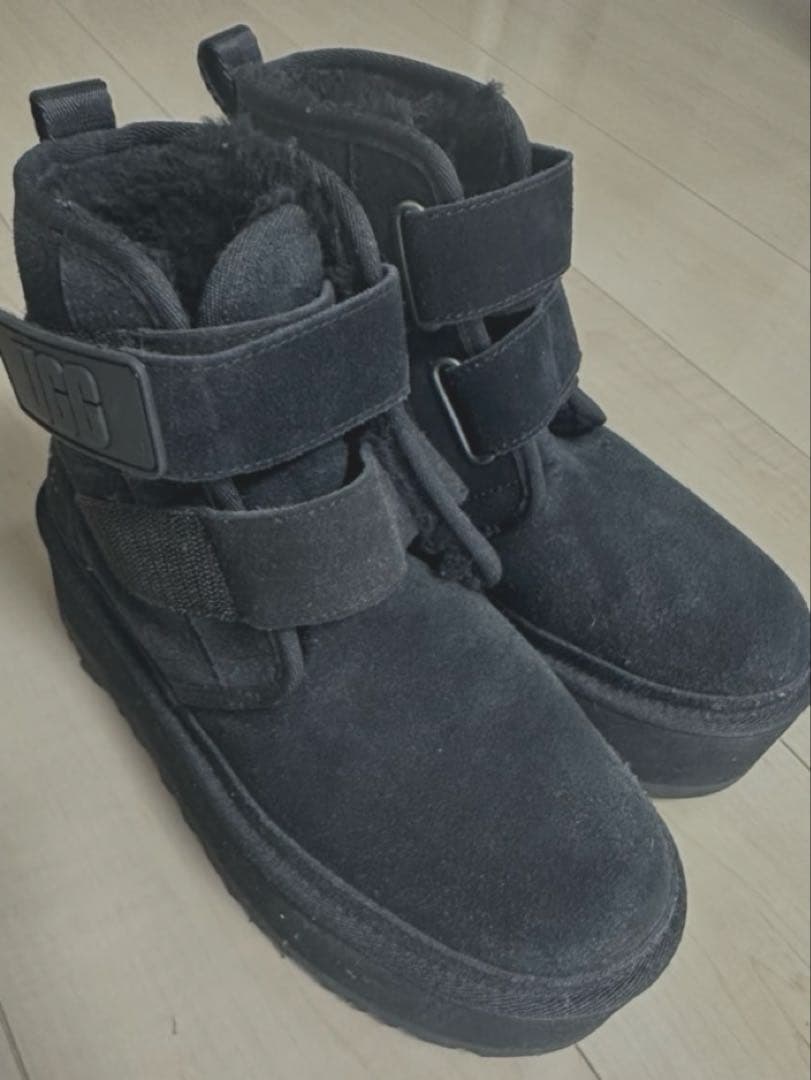 UGG W NEUMEL PLATFORM CHESTNUT ブラック