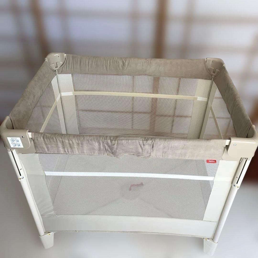 【美品】アップリカ ココネルエアープラスAB ホワイト ベージュ