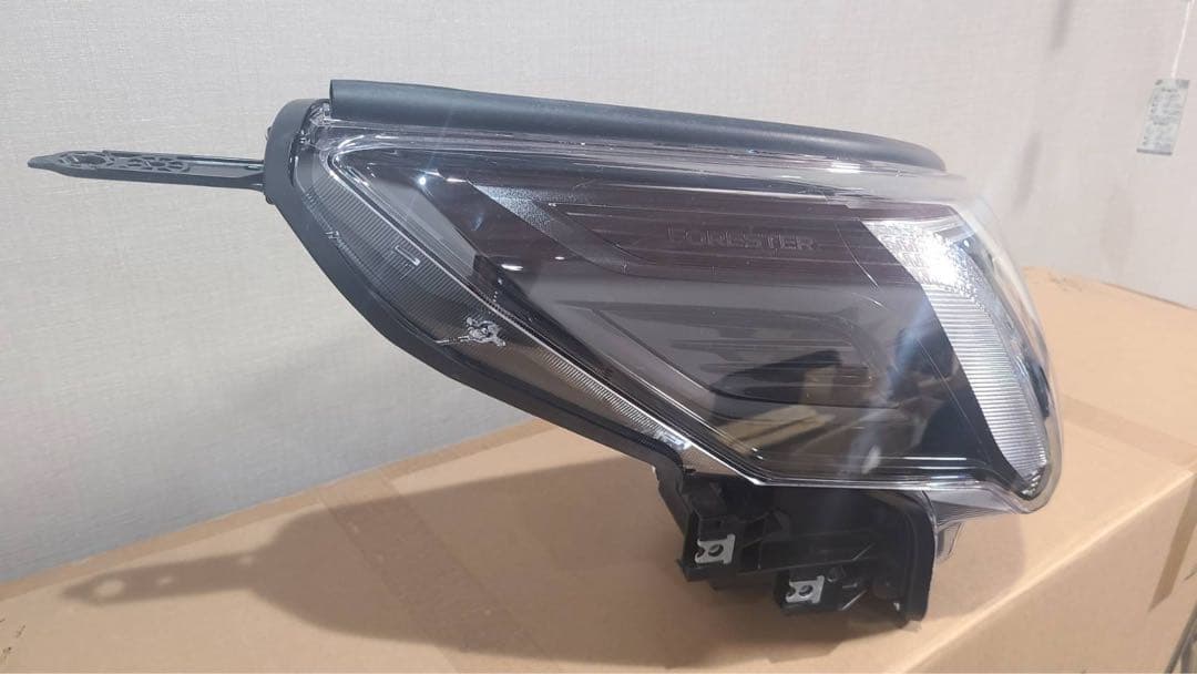 スバル フォレスター ヘッドライト 右側用