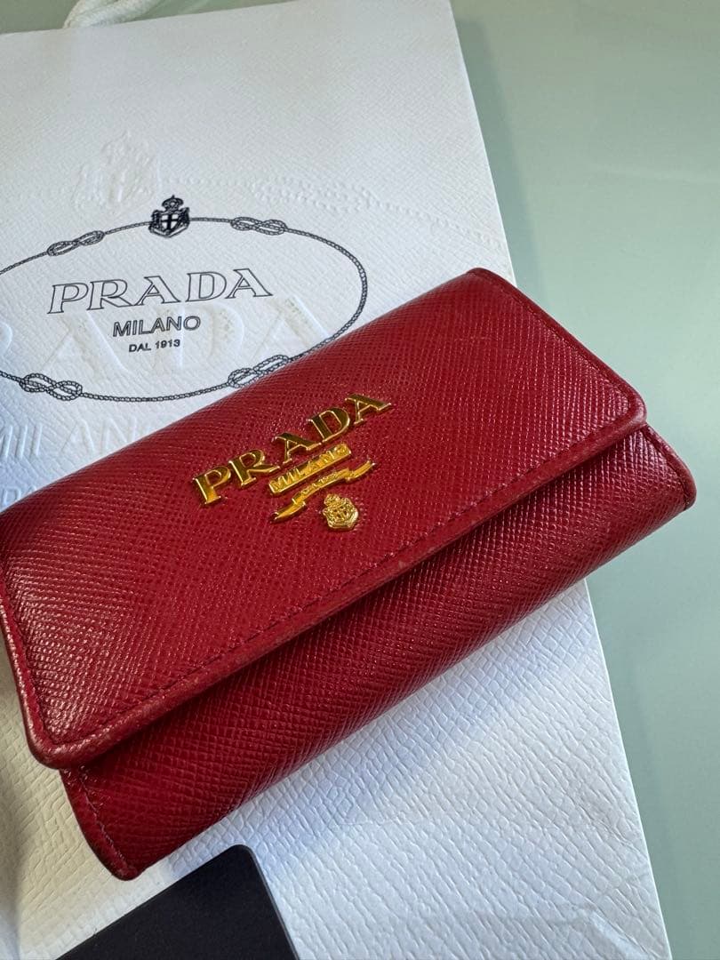 PRADA プラダ４連キーケースサフィアーノレザー レッド
