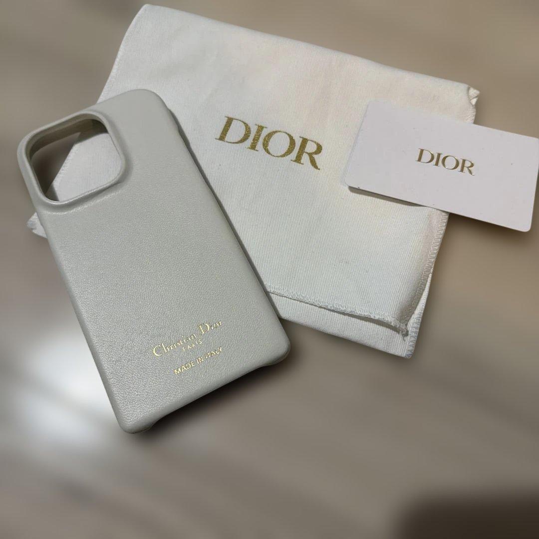Dior ホワイトレザー iPhoneケース　15pro