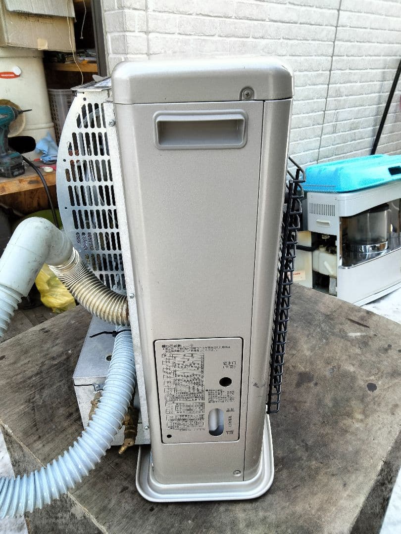 札幌発引き取り及び近郊配達限定出品コロナFF床暖対応石油ストーブ2013年式中古