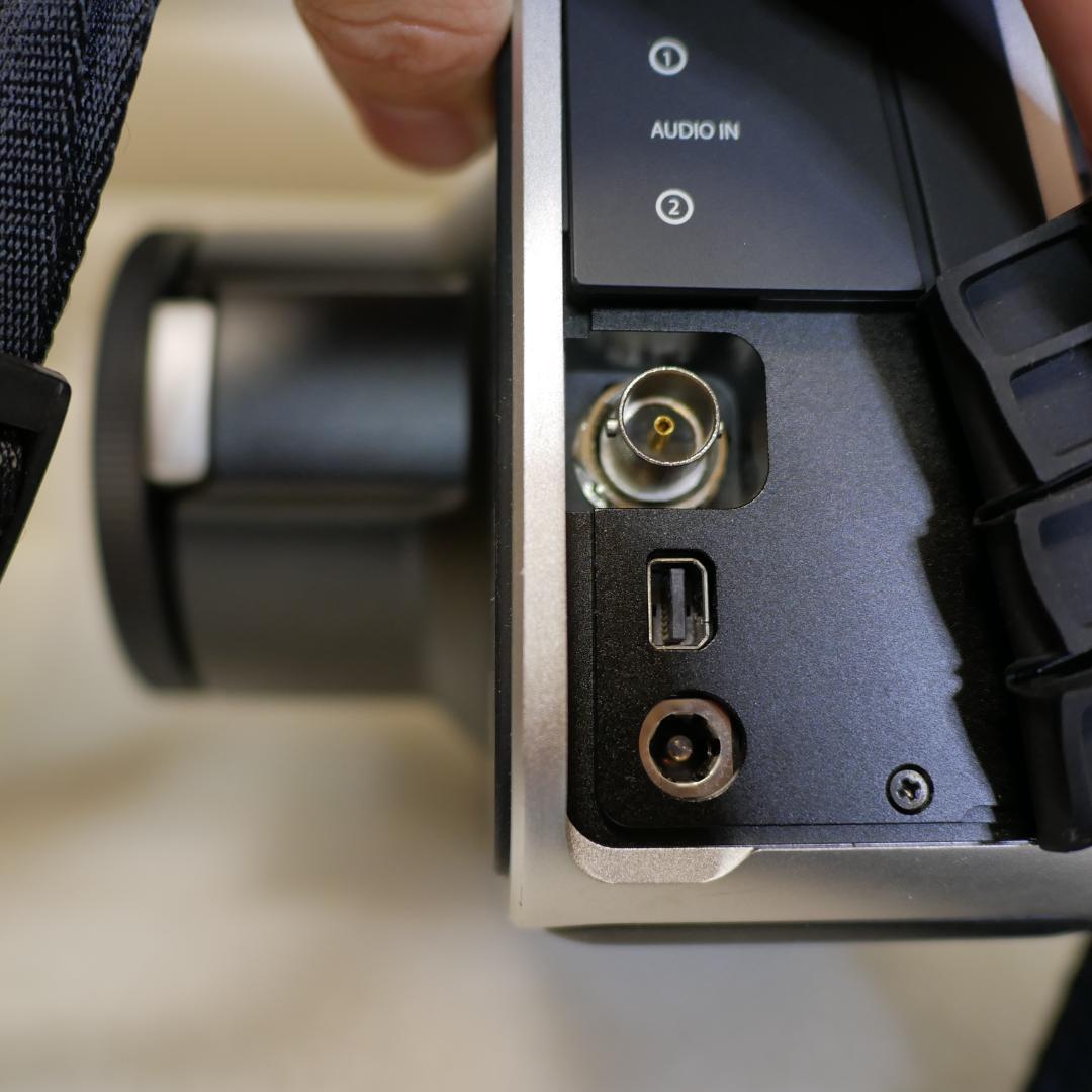ビデオカメラ BMPC4K and GeniusRigCameraRig