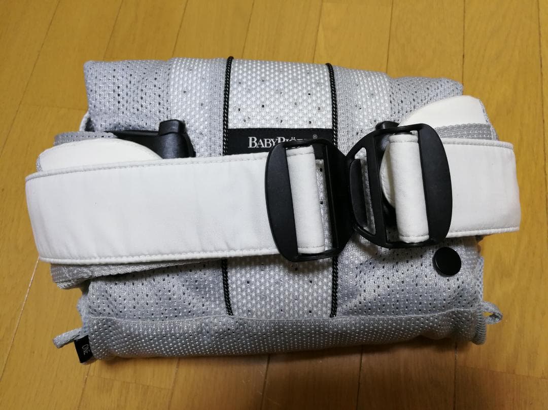 ベビービョルン　抱っこ紐（ONE+Air）＆カバー