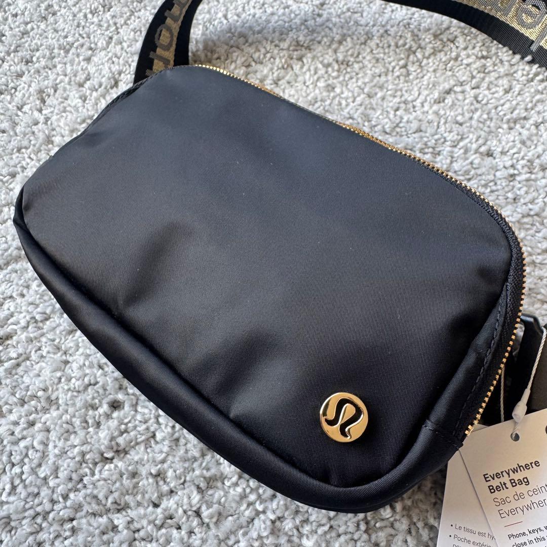 新品未使用✨レア！日本未発売 ルルレモン ロゴベルトバッグ 1L
