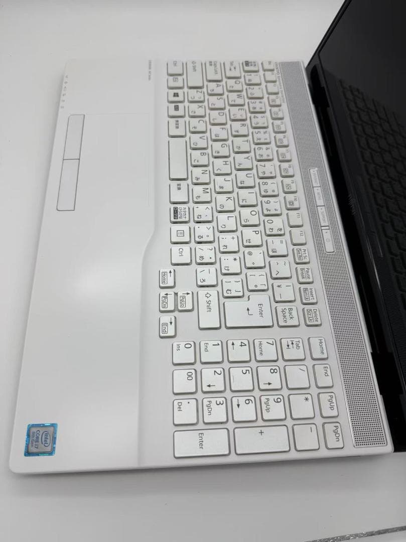 超美品 富士通 第8世代 16GB 新品SSD、HDD Office2021 W