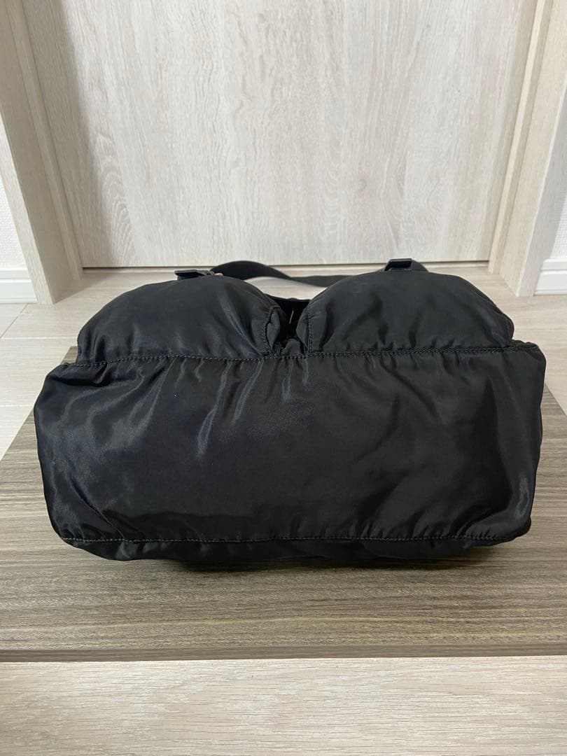 PRADA メッセンジャーバッグ　三角ロゴプレート　ナイロン　レザー　黒　大容量