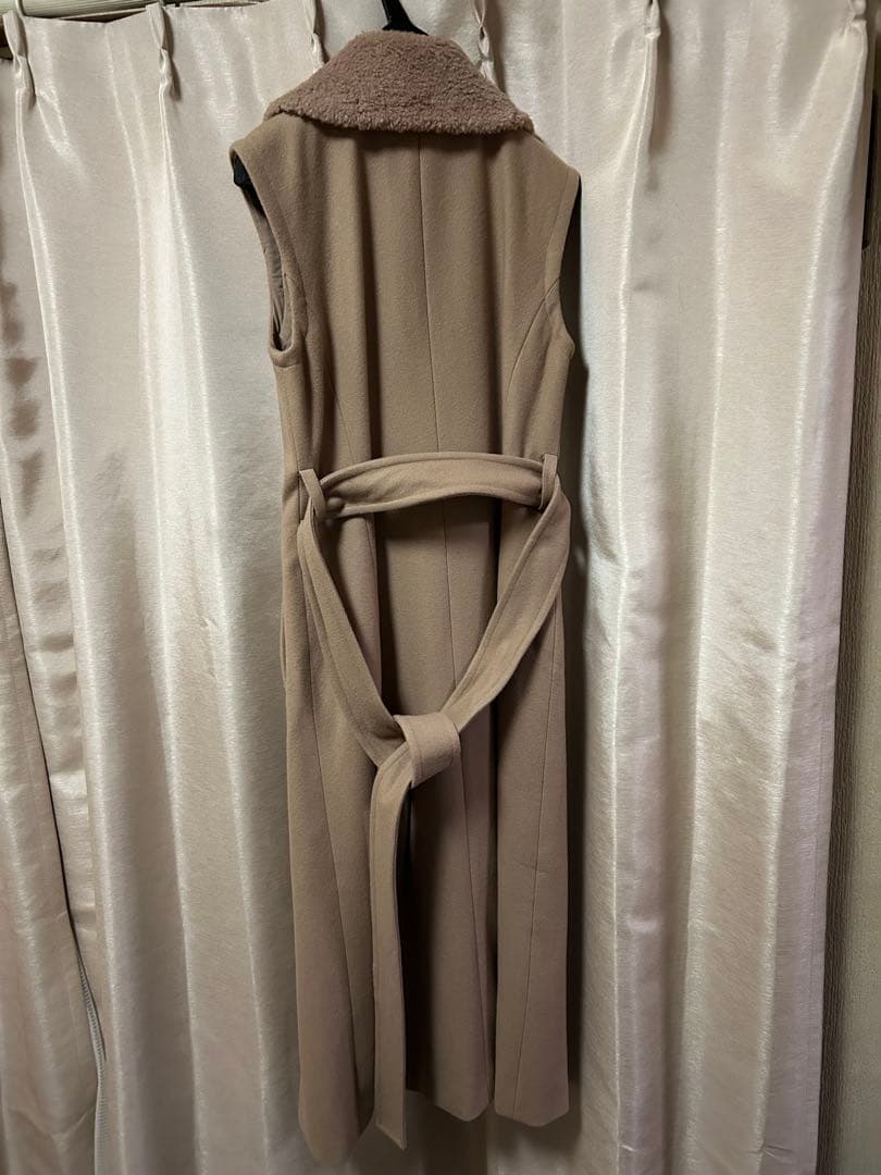 ジャケット・アウター Laubeblanc Belted Wool long gilet