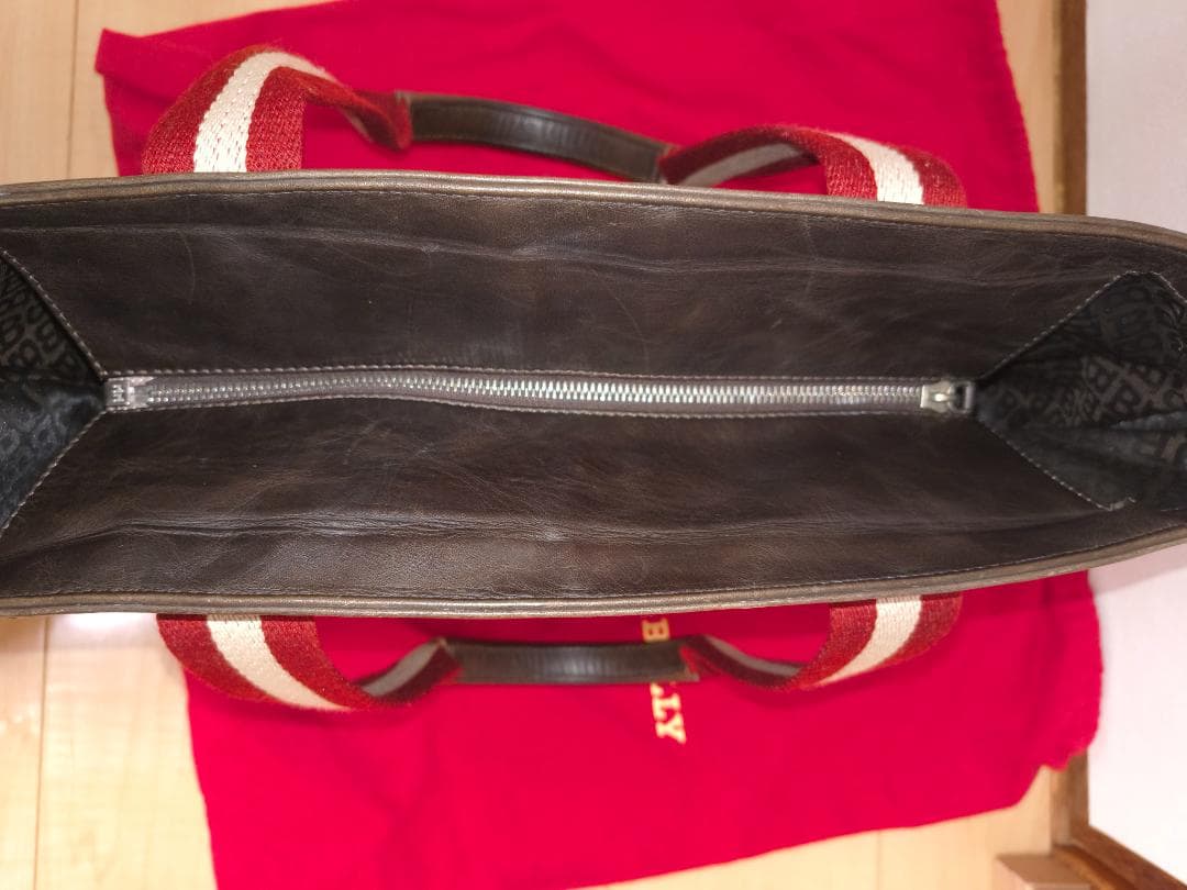BALLYの定番トートバッグ　中古品　注！難あり