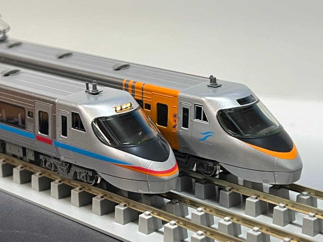 KATO JR四国8000系旧塗装5両+新塗装3両(動力2両付き)