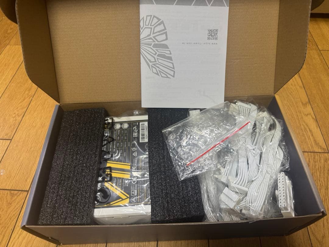 SUPER FLOWER LEADEX VII GOLD 850W ホワイト