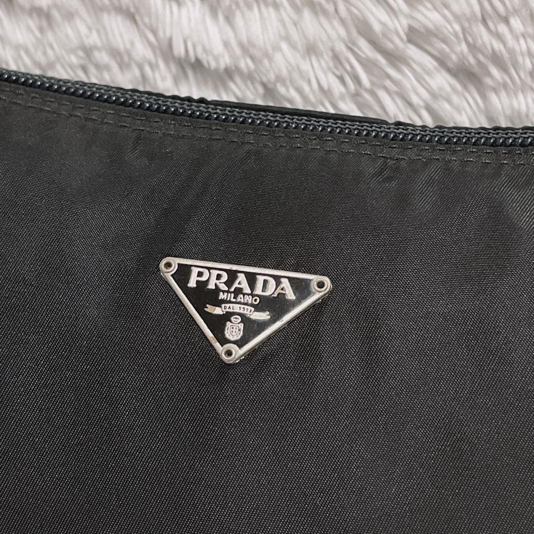 プラダ☆メイクポーチ 小物入れ マルチケース 化粧品入れ 三角ロゴ ブラック