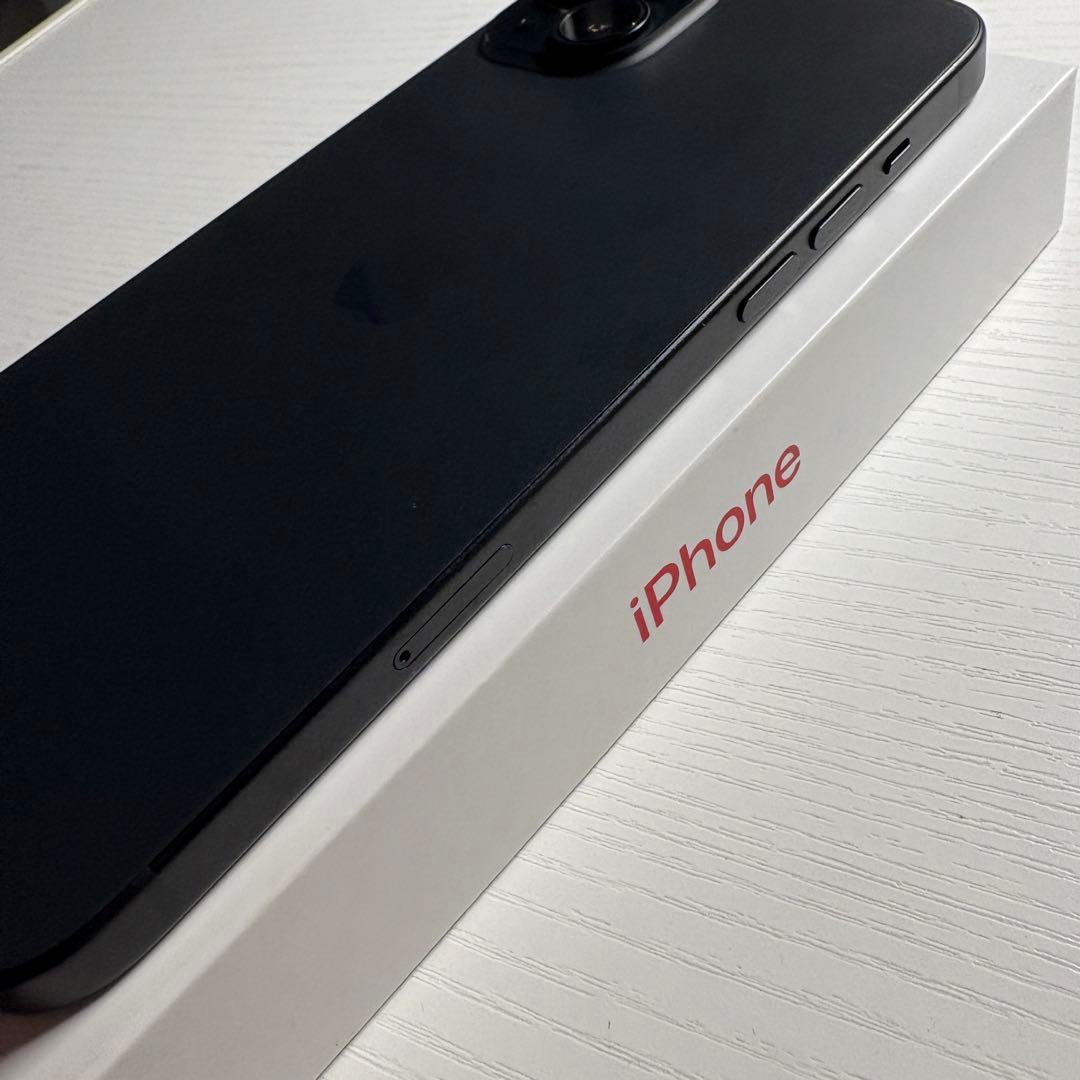 iPhone 15 Plus 128GB ブラック SIMフリー 美品