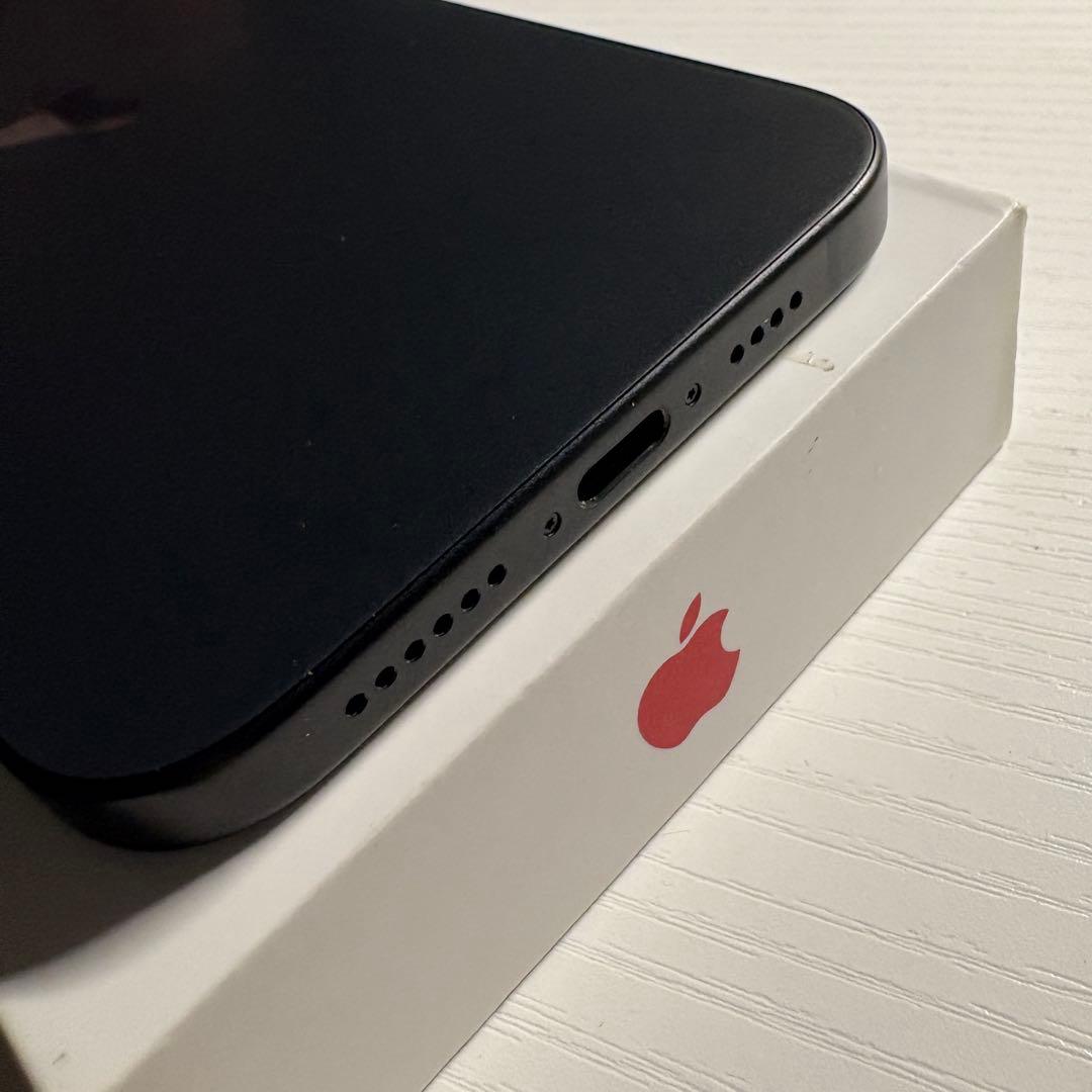 iPhone 15 Plus 128GB ブラック SIMフリー 美品