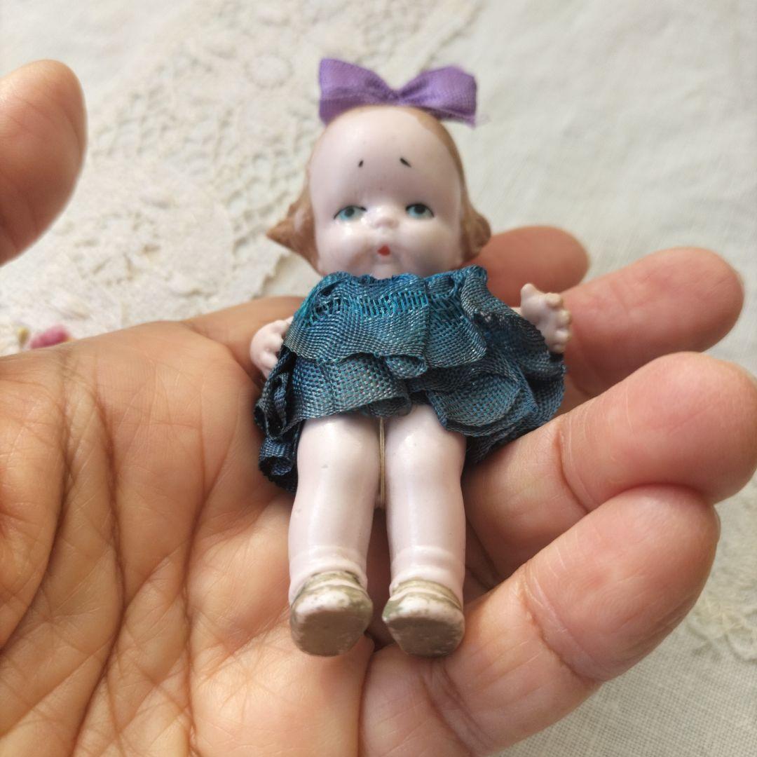 ドイツ　アンティーク　HERTWIG ビスクドール　リボンの女の子　8.5cm