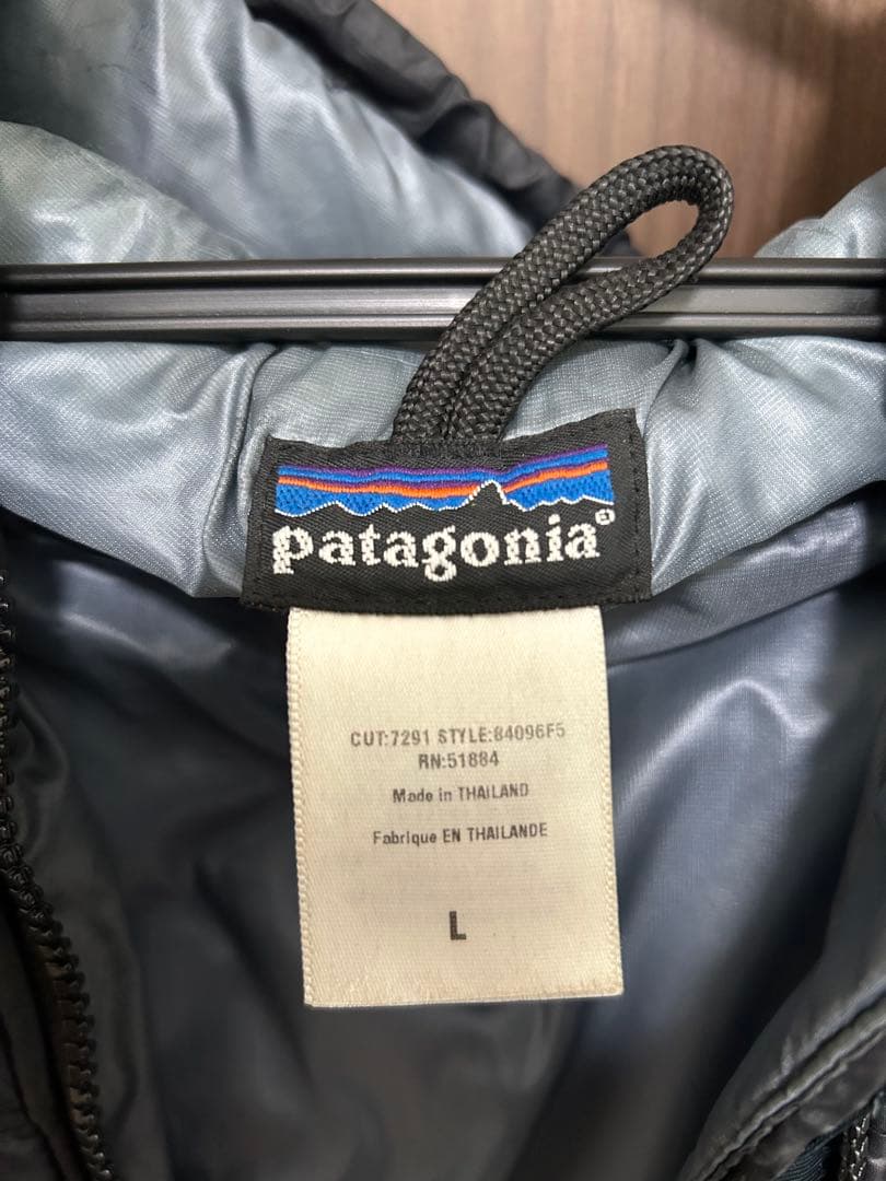 Patagonia（パタゴニア）フード付き ダウンジャケット メンズ Lサイズ