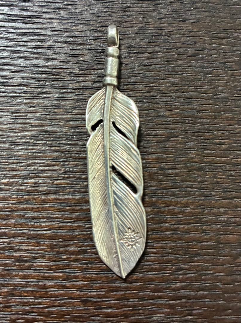 レッドマン メタル付き中フェザー右向き