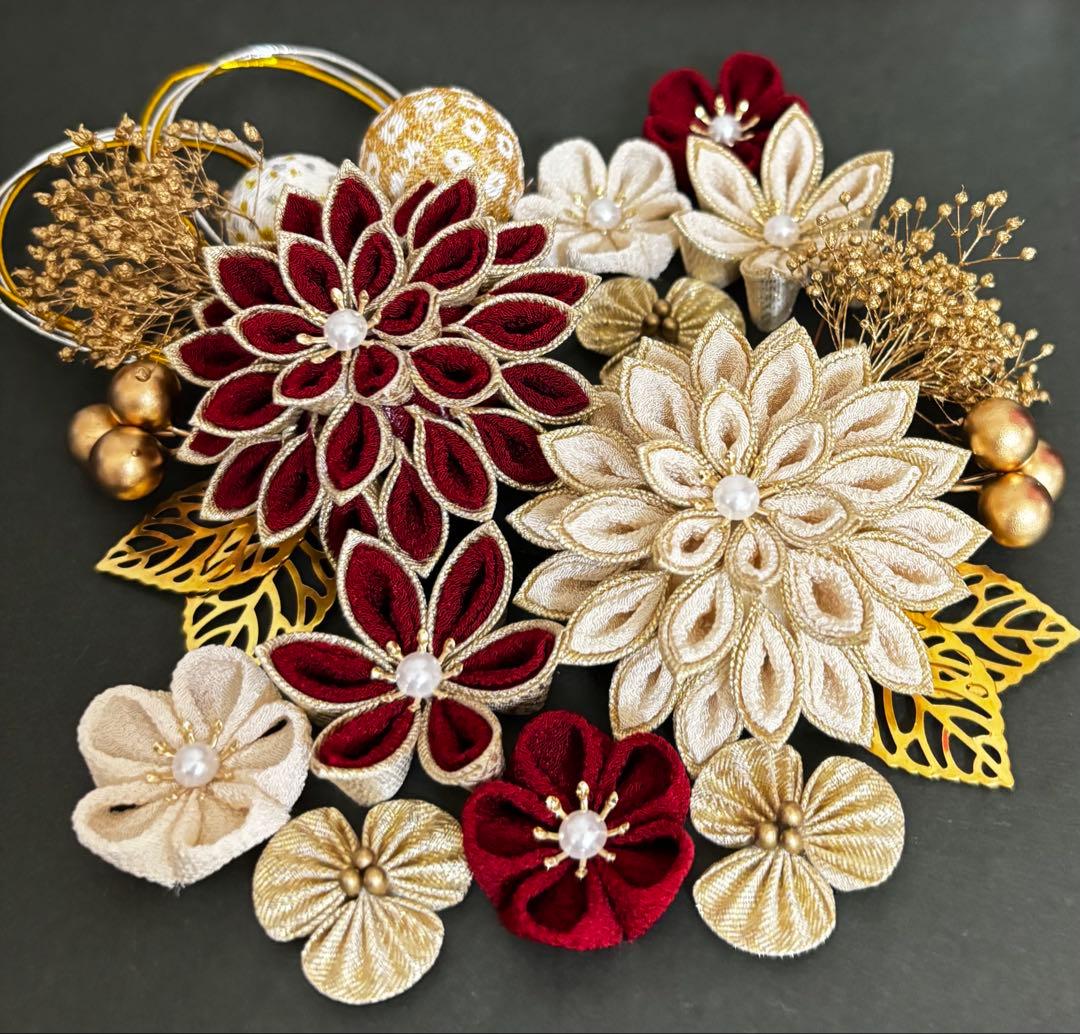 つまみ細工　髪飾り　濃いエンジ　アイボリー　ゴールド