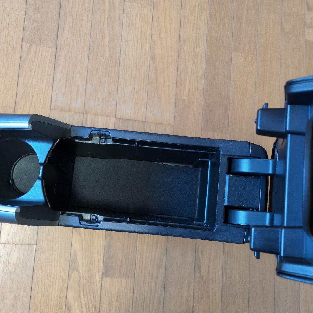 30プリウス後期コンソールボック中古