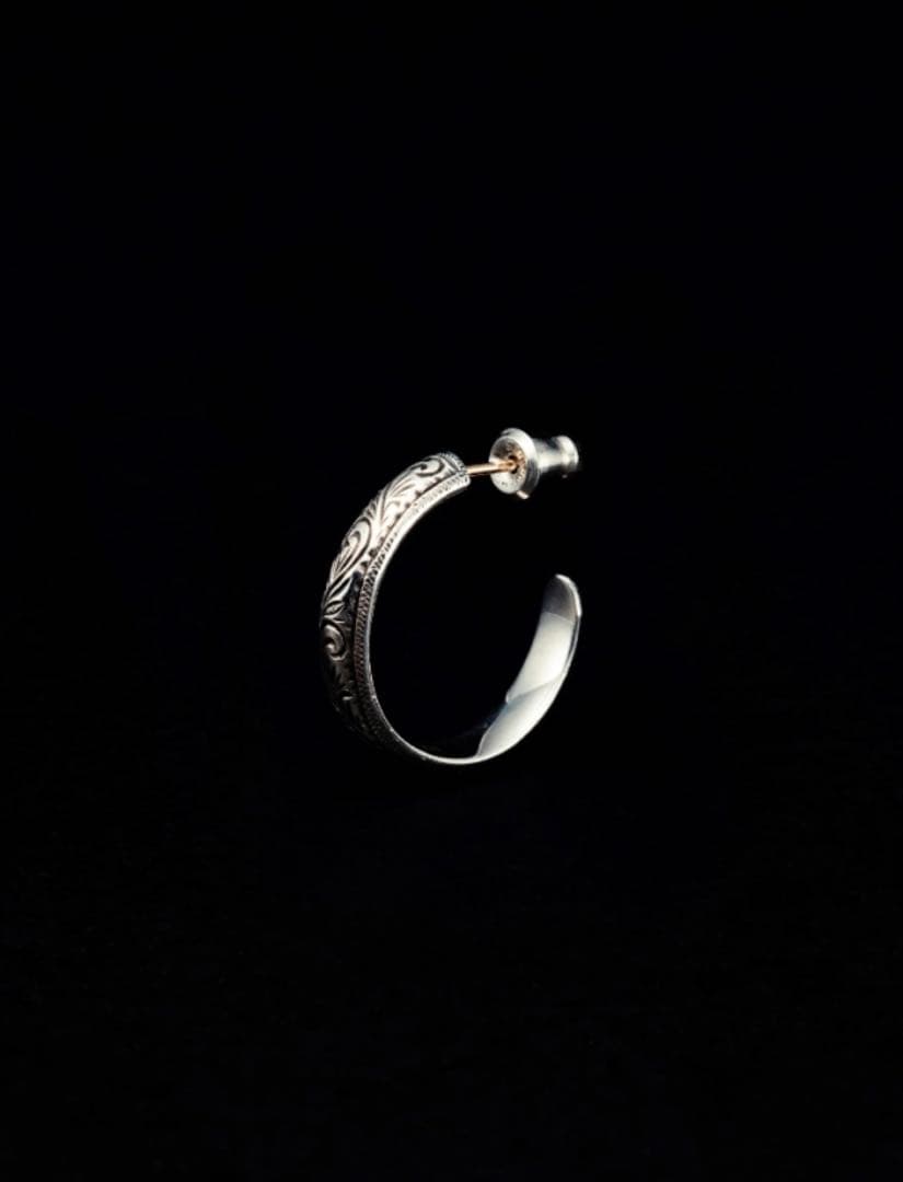 アクセサリー ANTIDOTE / Engraved Hoop Earring